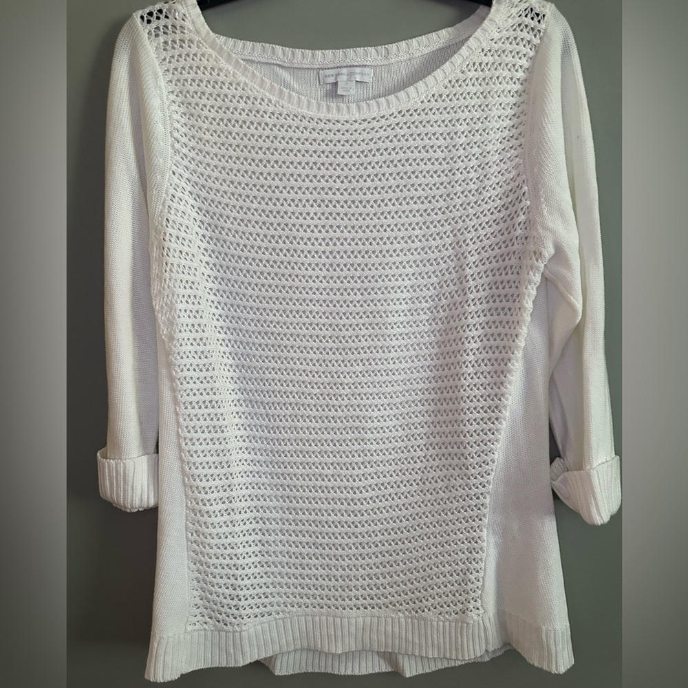 New York & Company White Crew Neck Lightweight Sweater 3/4 sleeves size medium